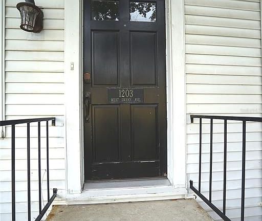 2nd image of 1203 W Swann Ave