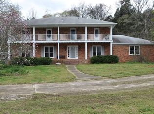 101 Laceys Spring Dr, Laceys Spring, AL 35754