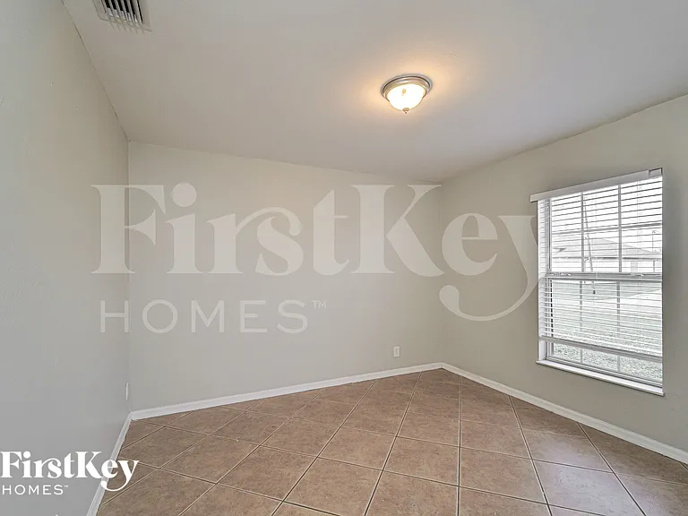 2731 SW 2nd Ln — Photo 15