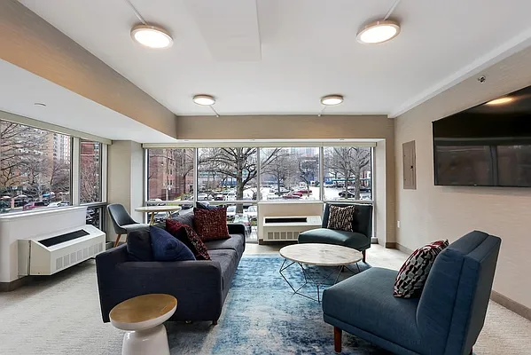 Rented by Red Apple Group | media 16