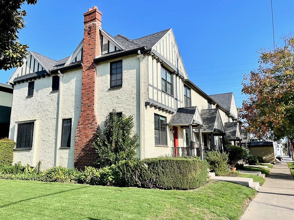 1st image of 7915 Oakwood Ave #1