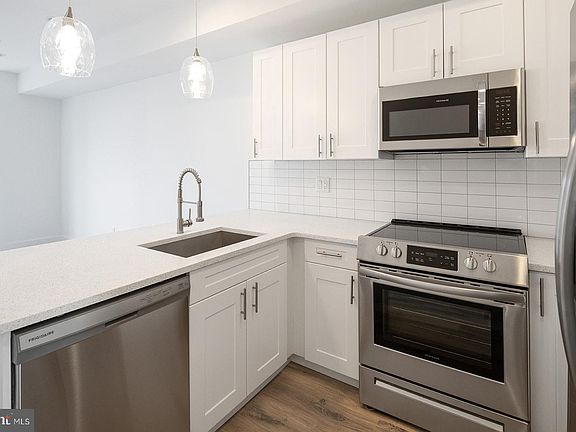 4th image of 2032 E Susquehanna Ave #B