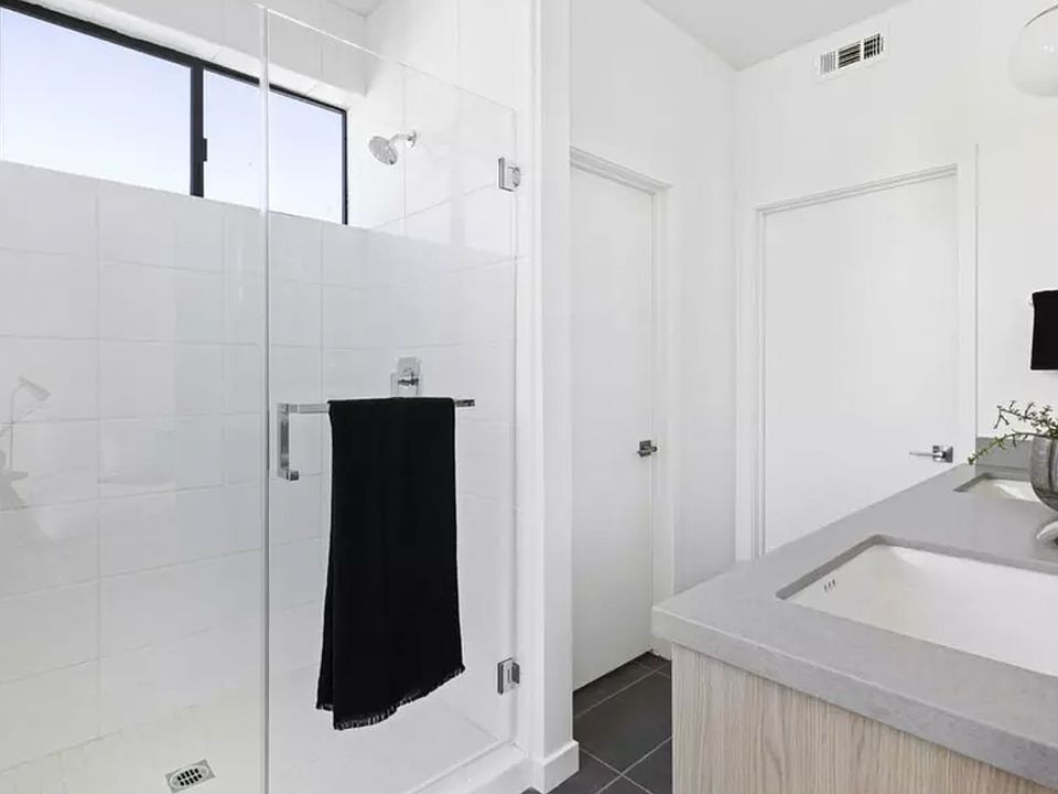 1st image of 3407 1/2 N Fletcher Dr