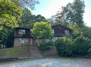 9 Woodland Hills Dr APT 1, Franklin, NC 28734