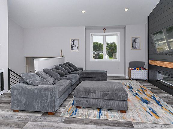 4th image of 5417 Hendrickson Dr