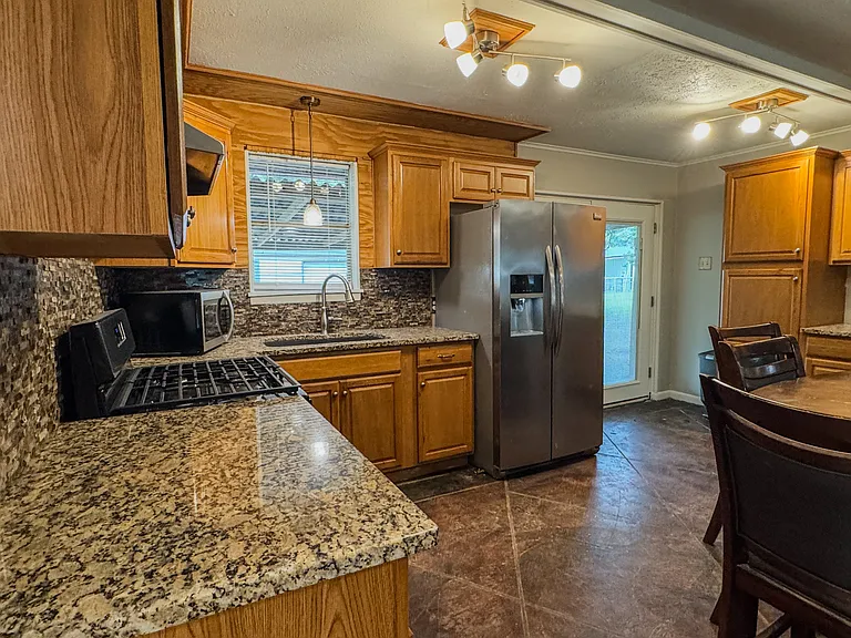 743 Oak Leaf Trl — Photo 7