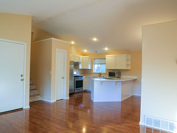 5th image of 9711 7th Pl SE