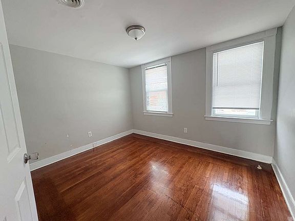 5th image of 357 Whalley Ave #33