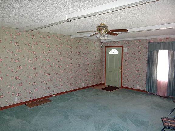 4th image of 3025 County Road 1500 W