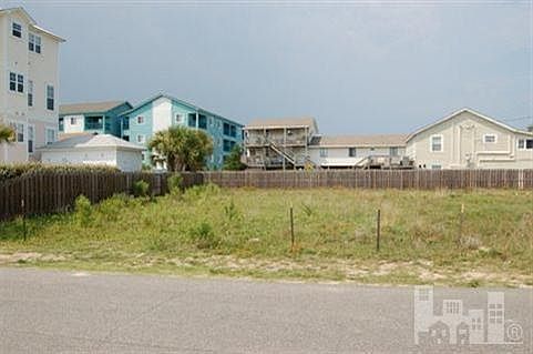 2nd image of 1401 N Carolina Beach Avenue N
