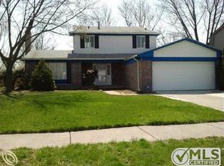 2894 Quartz Dr, Troy, MI