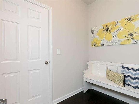 5th image of 249 Green Bridge Ct