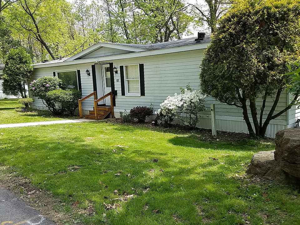 1st image of 215 Willow Dr