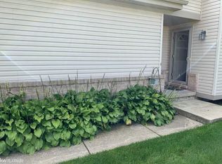 53075 Barberry Cir, Chesterfield, MI