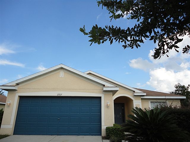 1st image of 11927 Autumn Creek Dr