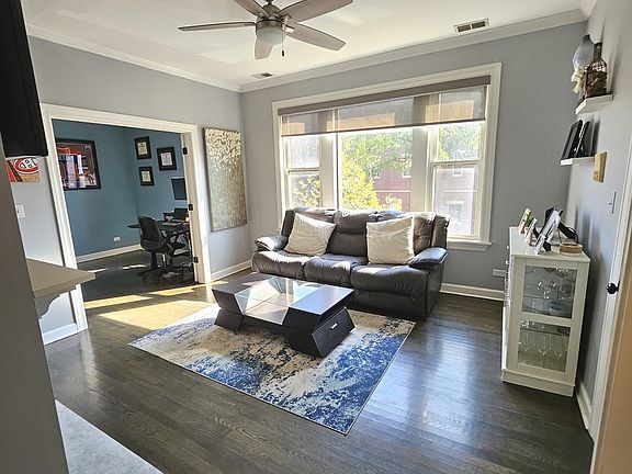 3rd image of 2148 N Sawyer Ave Unit 202