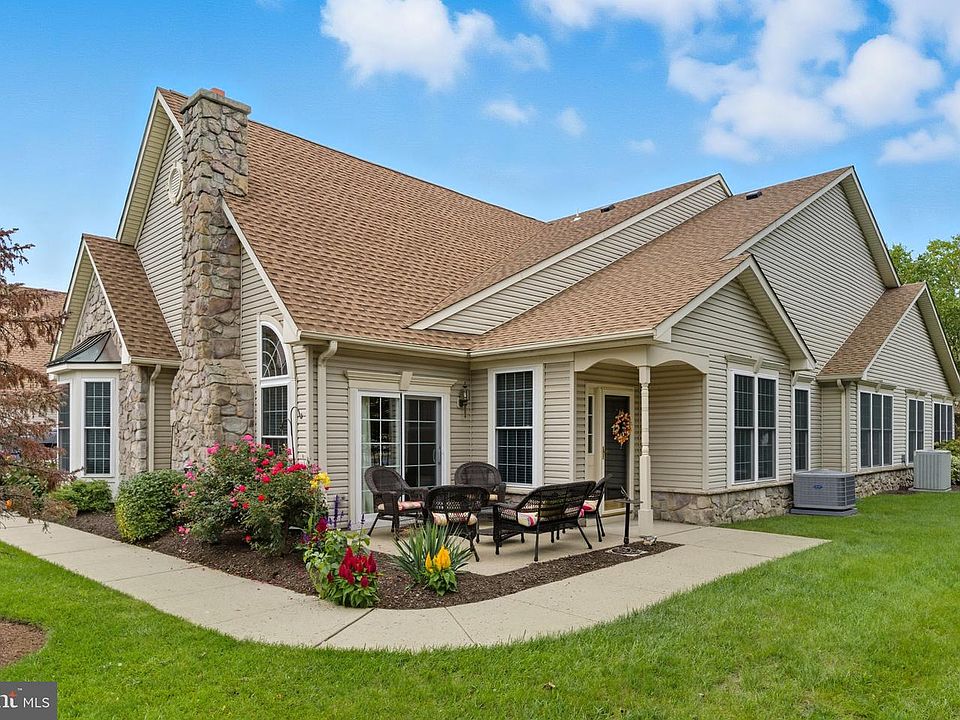 1st image of 2285 Seabird Dr #14