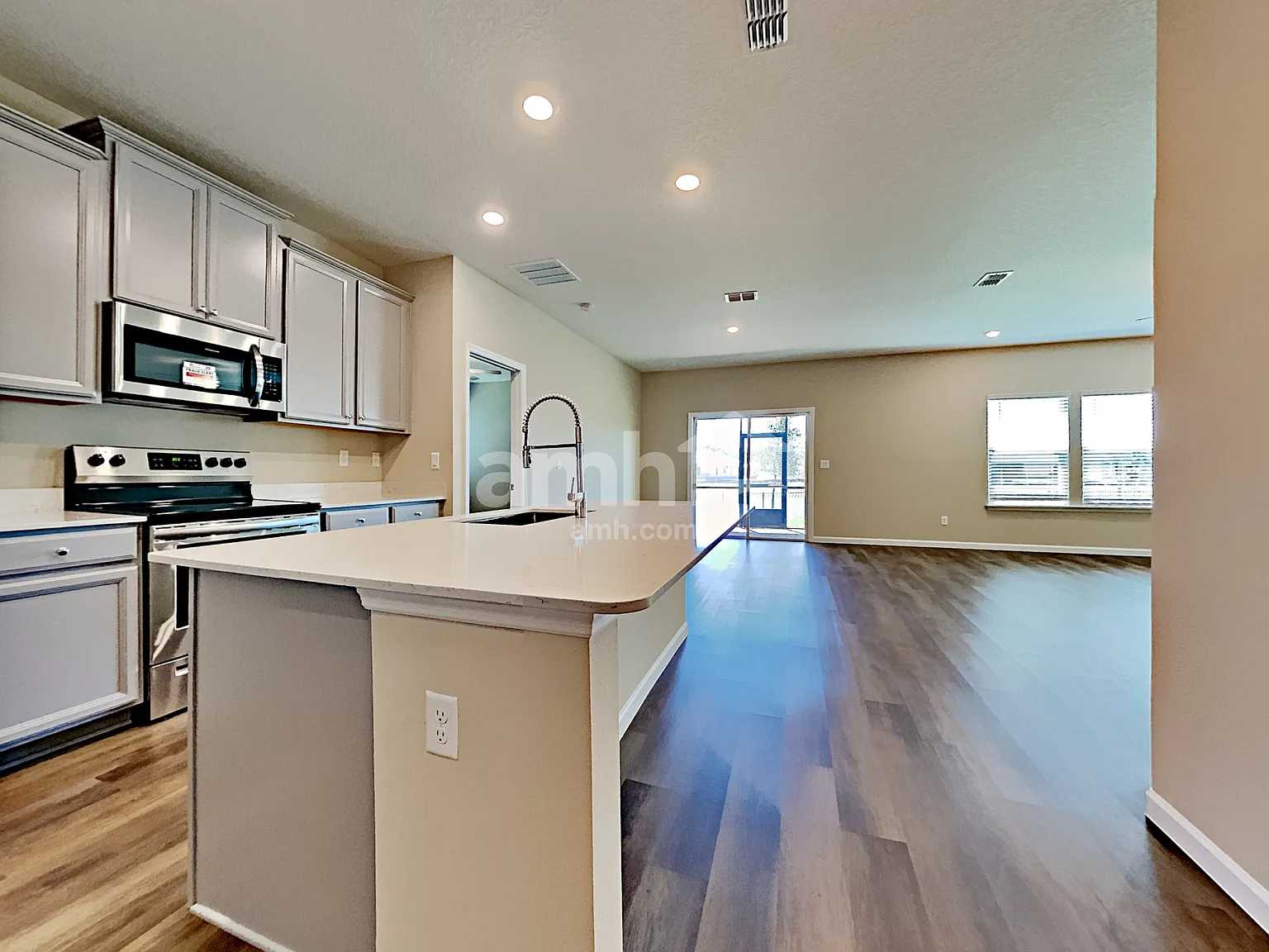 3 bed, 2.0 bath, 1544 sqft, $2,395 — Photo 4