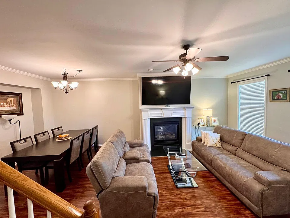 4428 Grove Field Park