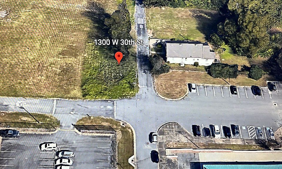 1st image of 1300 W 30th St