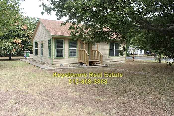 501 N Lampasas St — Photo 23