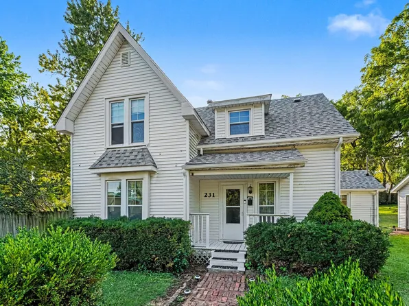 231 N Fremont St, Lowell, IN 46356