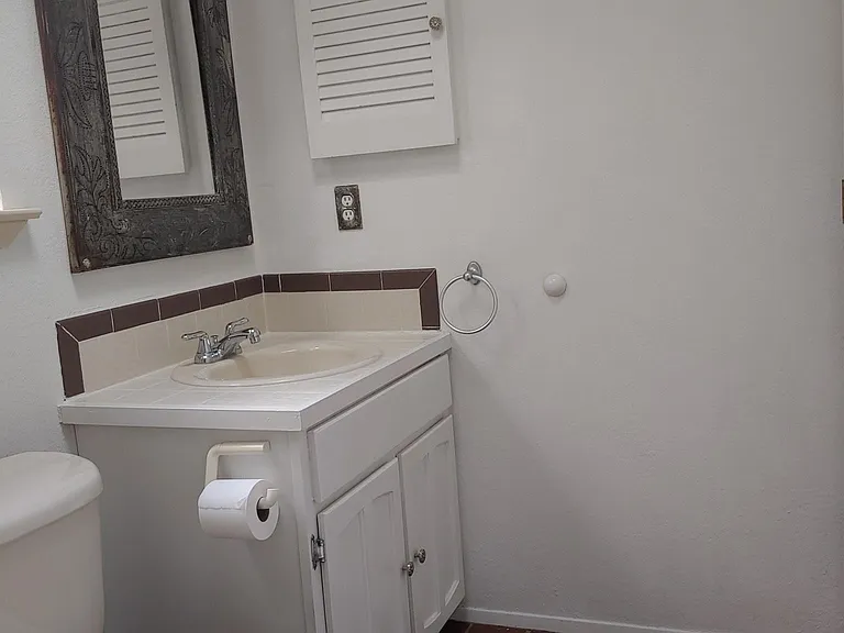 2nd Bathroom