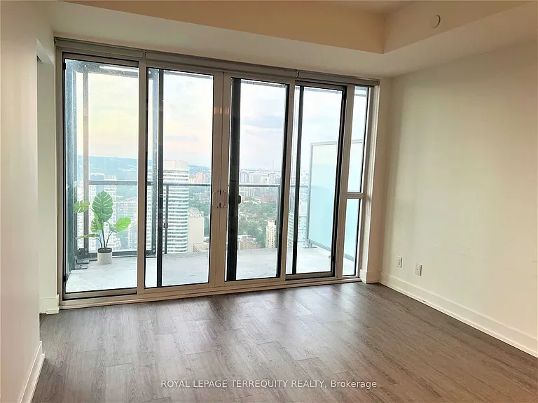 7 Grenville St #3409 — Photo 9