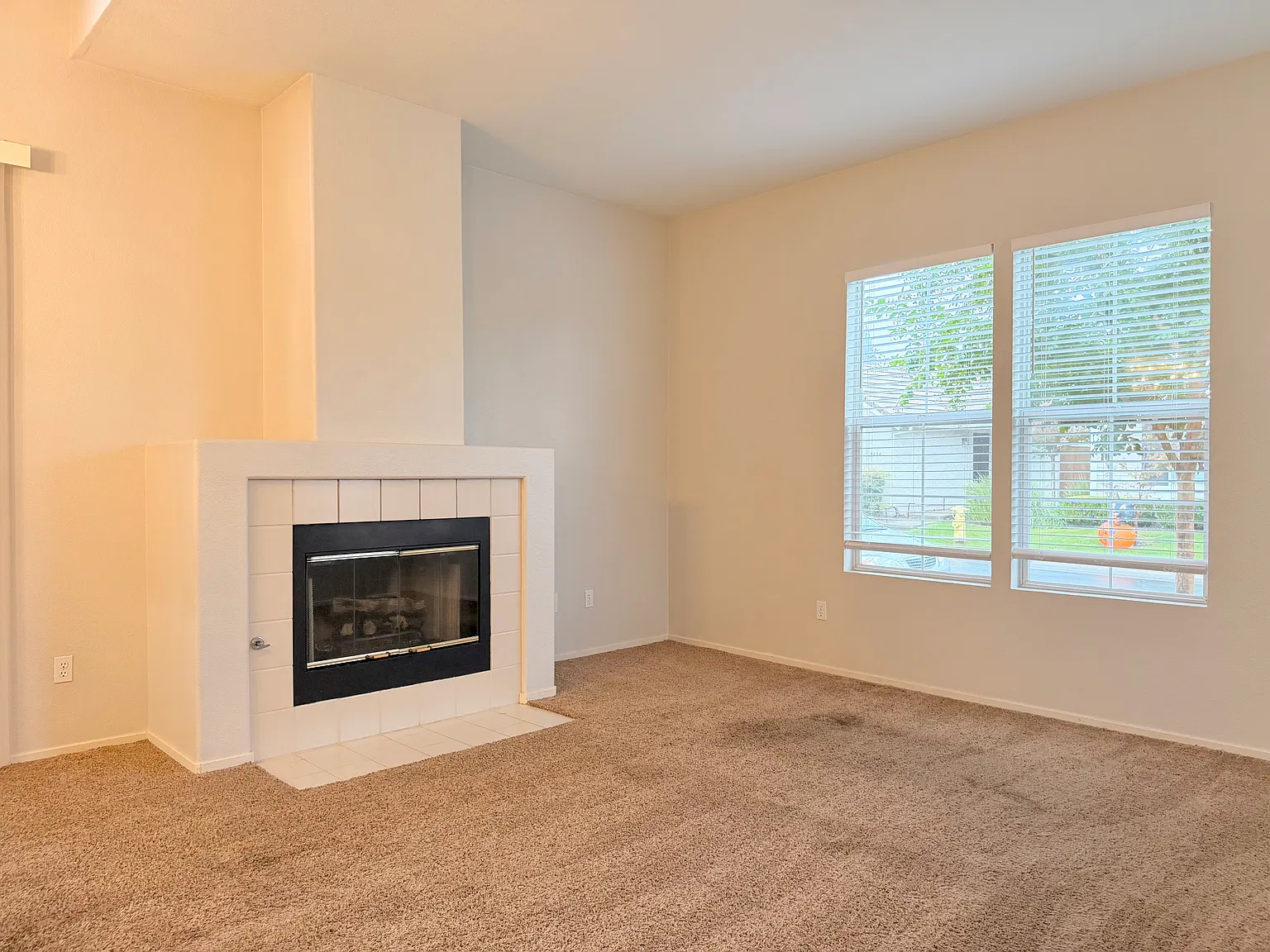 2 bed, 1425 sqft, $2,700 — Photo 2