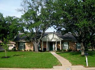 3705 Oak Ridge Dr, Bryan, TX 77802