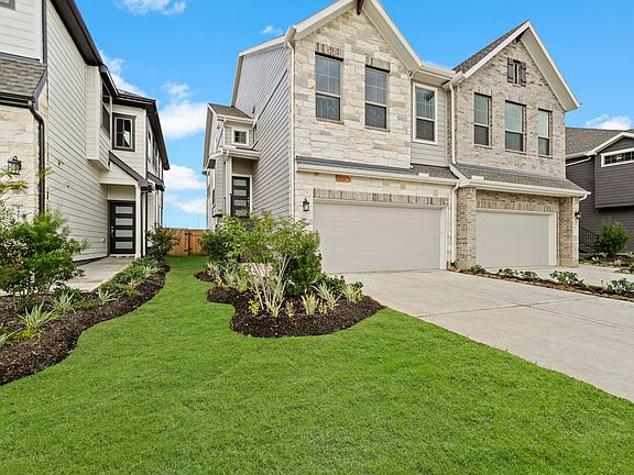 2nd image of 9431 Starlight Oak Dr