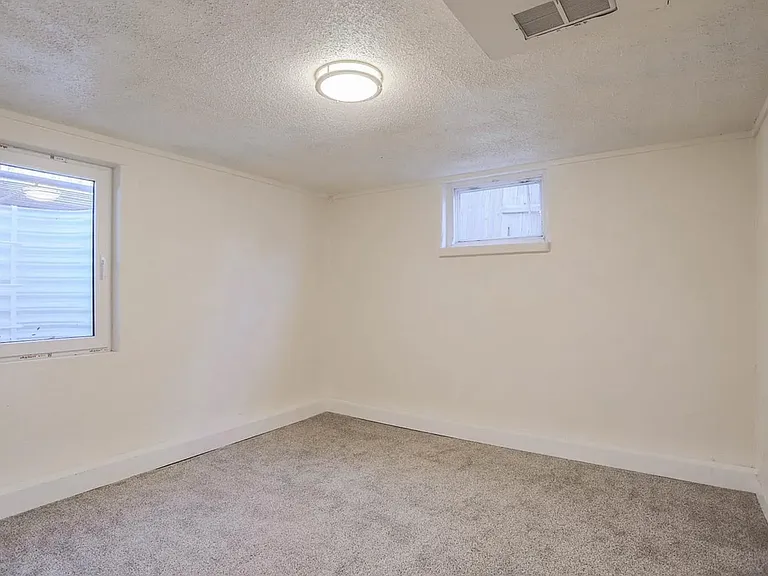 1239 Valentia St — Photo 16