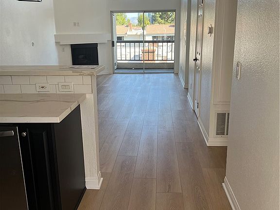 2nd image of 5550 Owensmouth Ave APT 317