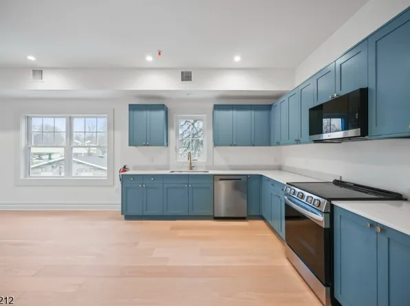 1209 Littleton Rd, Morris Plains, NJ