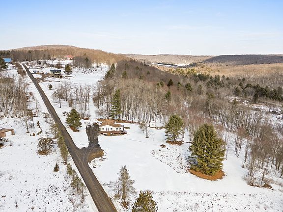 3rd image of 515/519 Cascade Valley Rd