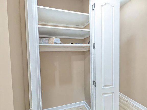 5th image of 190 Jerome St APT 6