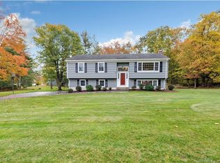 98 Camelot Dr, Monroe, CT 06468