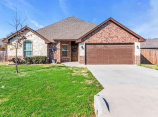 417 Green Meadow Dr, Boyd, TX 76023