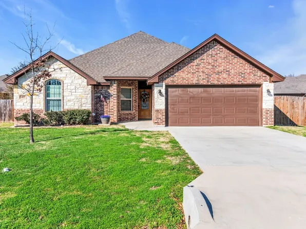 417 Green Meadow Dr, Boyd, TX 76023