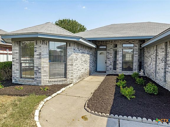 4th image of 3802 Oak Valley Dr