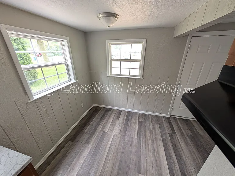 629 Vermont Dr — Photo 4