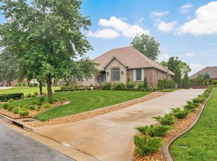 6071 S Overlook Trail, Springfield, MO 65810