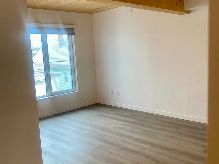 154 Broadway #210 — Photo 10