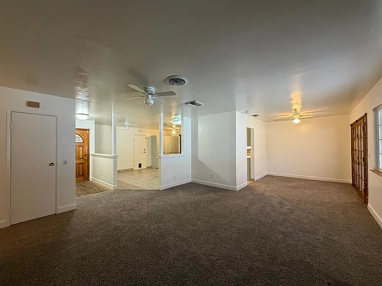 424 Oakmont Dr — Photo 32