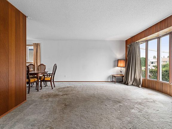 5th image of 8827 138th Ave NW