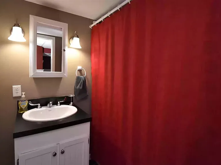 2621 E Edwards Row — Photo 16