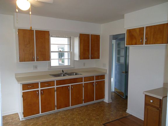 2nd image of 1412 Elkerton Ave