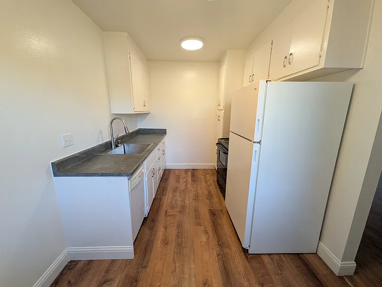 Maude Gardens — Photo 28