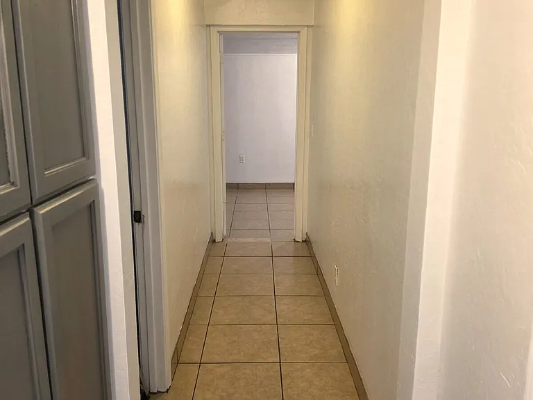1812 N 26th Pl #4 — Photo 17