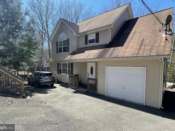 300 Canterbury Rd, Bushkill, PA 18324